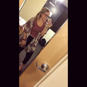 Meet your Posher, Danielle